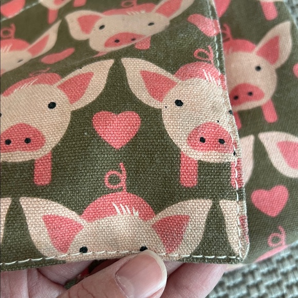 Bungalow 360 Whimsical Pig print canvas crossbody with peace sign zippers - Picture 9 of 15